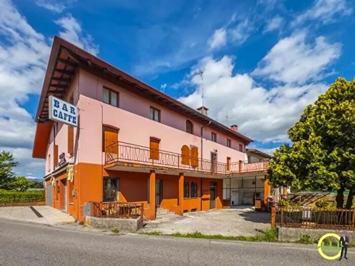 Casa con 6 locali in vendita in Via San Giovanni, Reana del Rojale