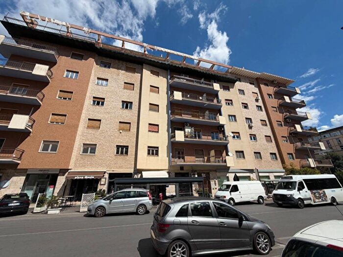 Appartamento quadrilocale in vendita in Via Enrico De Nicola, Centro, Caltanissetta