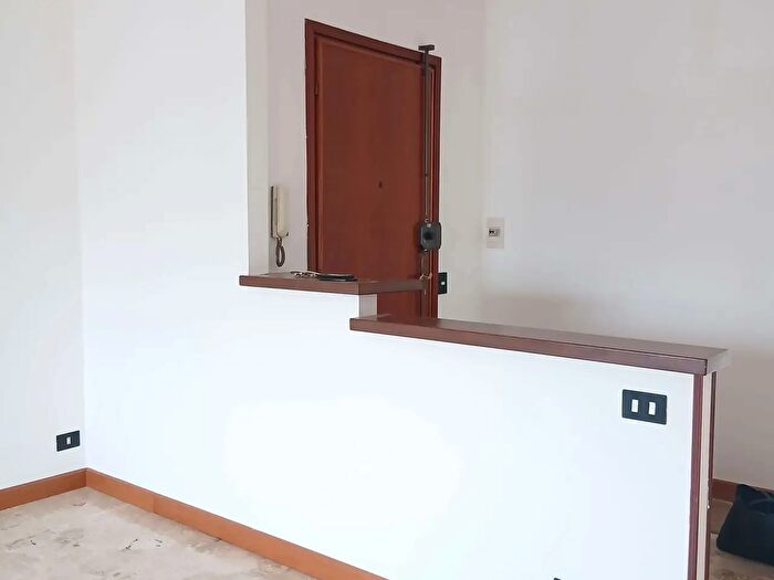 Appartamento con 5 locali in affitto in Via Raimondi, Alessandria
