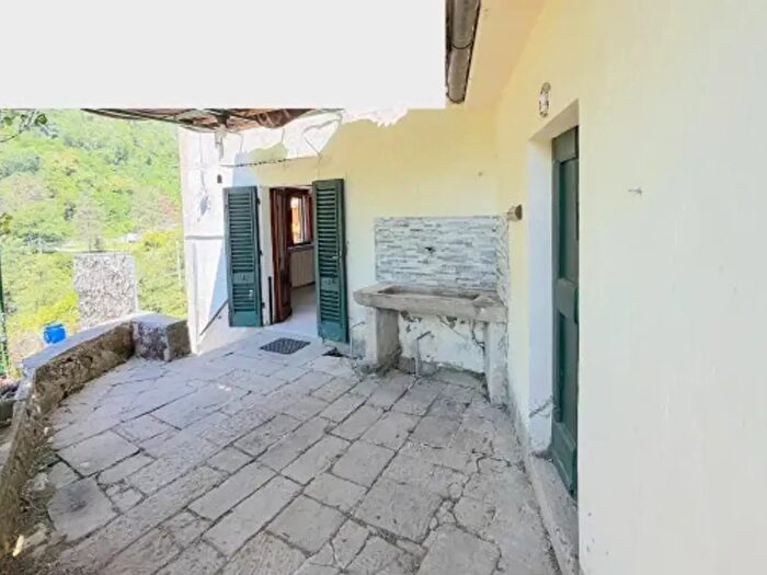 Casa quadrilocale in vendita in Strada Provinciale Val di Forfora, Pescia