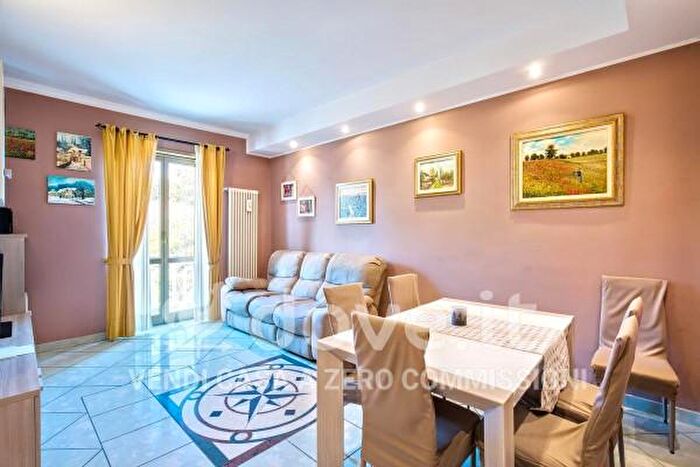 Appartamento trilocale in vendita in Strada Collegno Venaria, Collegno