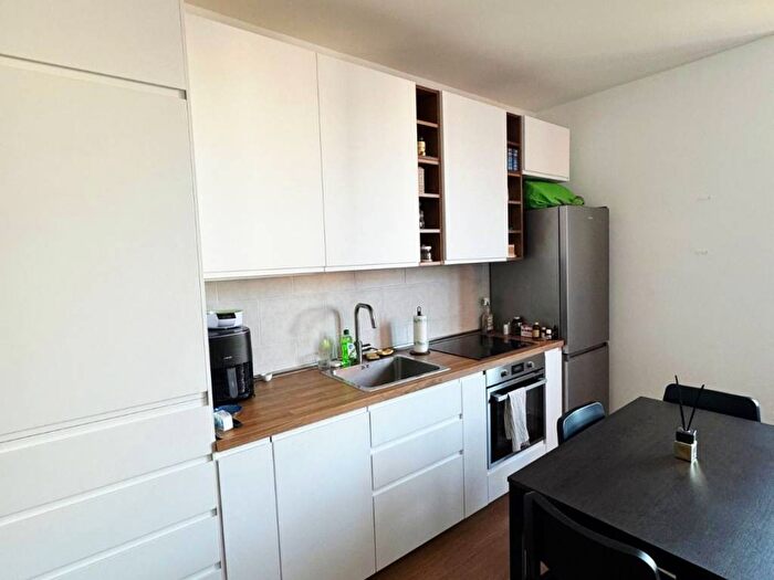 Appartamento trilocale in affitto in Via Muzio Attendolo detto Sforza, Vigentino Fatima, Milano