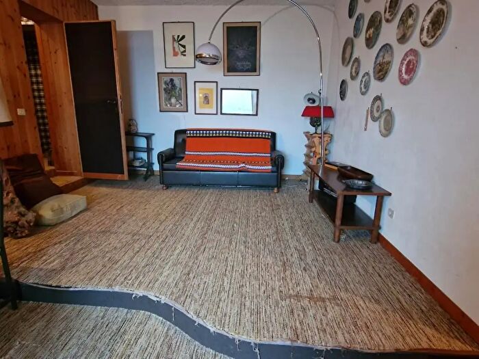 Appartamento trilocale in vendita in Ventasso