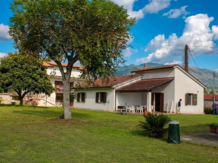 Casa con 5 locali in vendita in Via Pescarola, Cassino