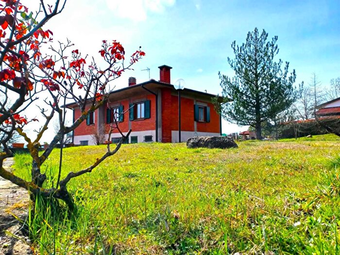 Casa con 8 locali in vendita in Barberino di Mugello, Barberino Di Mugello