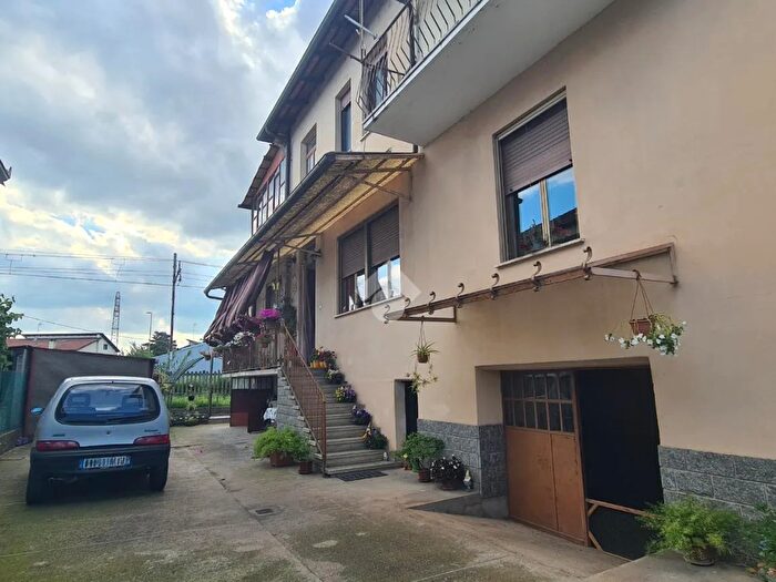 Appartamento trilocale in vendita in Via Nino Costa, Bra