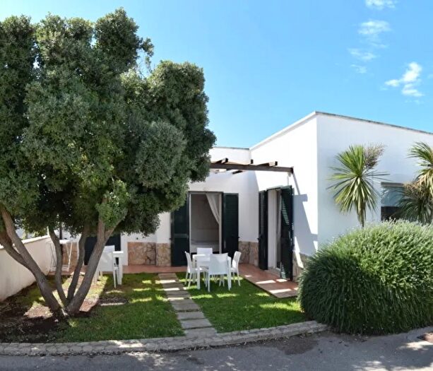 Casa bilocale in vendita in Castrignano Del Capo