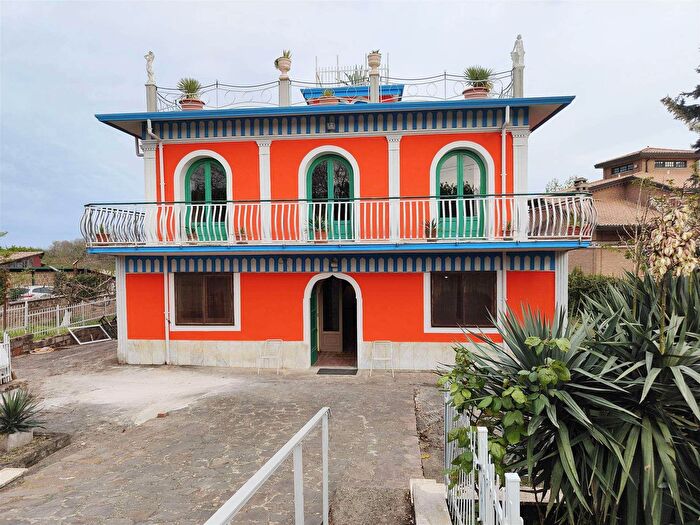 Casa quadrilocale in vendita in Via Taverna del Monaco, Grottolella