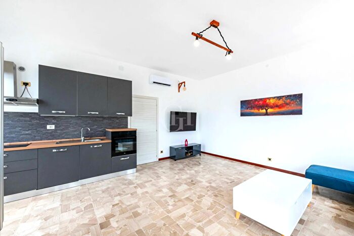 Appartamento quadrilocale in vendita in Corte Franca