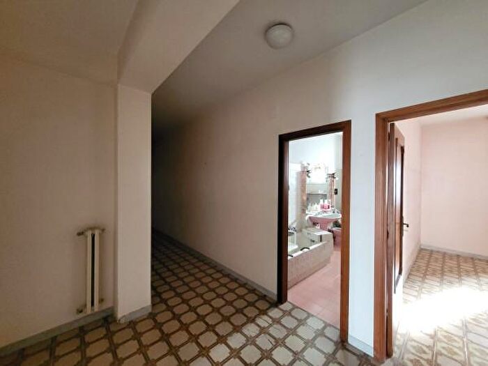 Appartamento con 6 locali in vendita in Via Isonzo, Andria