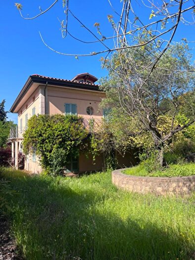 Casa con 7 locali in vendita in Via Demetrio Ronatani, Massarosa