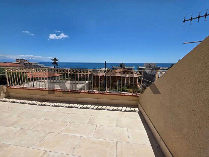 Casa con 10 locali in vendita in Via Nazionale Mazzeo, Taormina