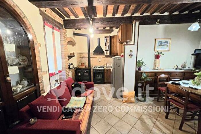 Appartamento trilocale in vendita in Via della Misericordia, Chiusi