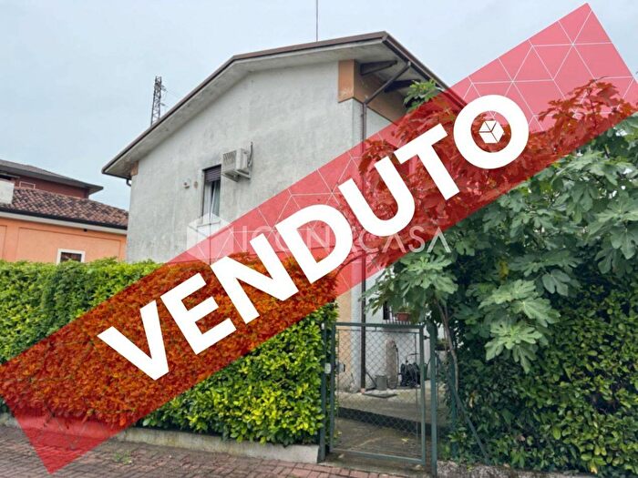 Appartamento con 5 locali in vendita in Via Alessandro Rossi, Vicenza