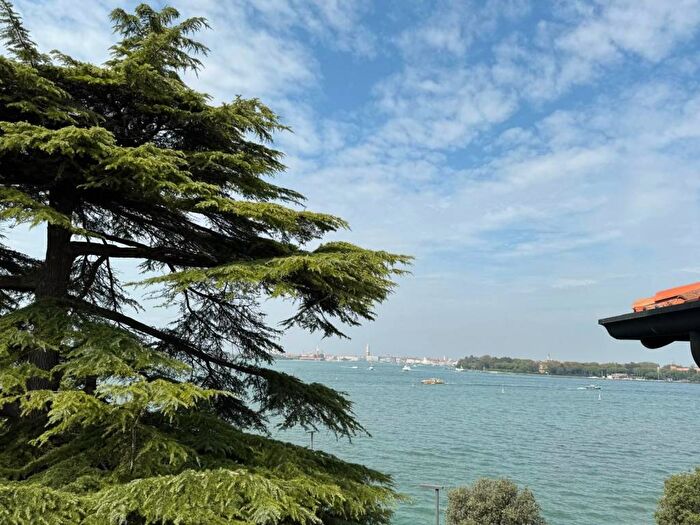 Appartamento quadrilocale in affitto in Lido di Venezia, Venezia