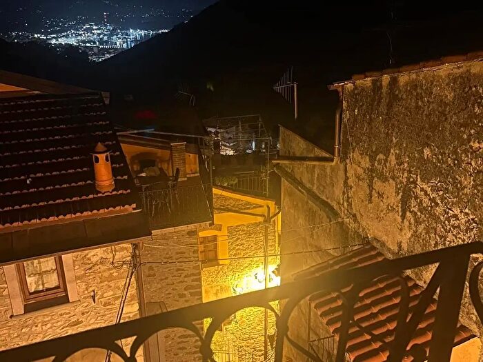 Appartamento con 5 locali in vendita in La Spezia