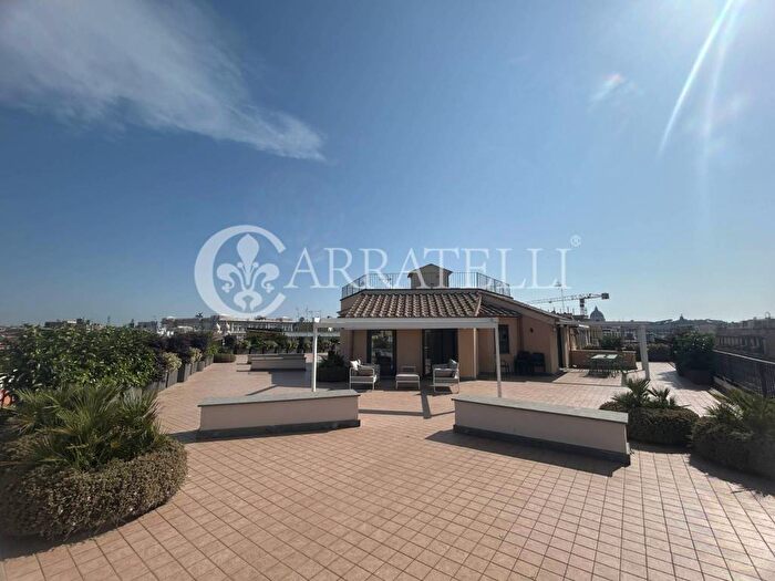 Casa con 6 locali in affitto in Piazza della Libertà, Prati, Roma
