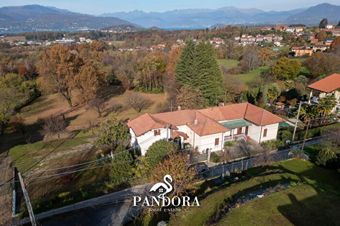 Casa con 5 locali in vendita in Via Matteotti, Cadrezzate con Osmate