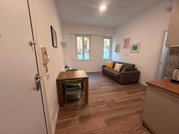 Appartamento bilocale in affitto in Via Pietro Orseolo, Solari, Milano