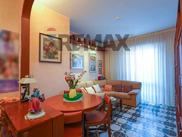 Appartamento trilocale in vendita in Via Carlo Innocenzo Frugoni, Milano