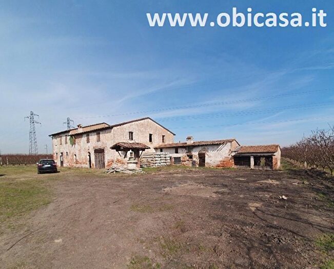 Casa con 10 locali in vendita in Faenza