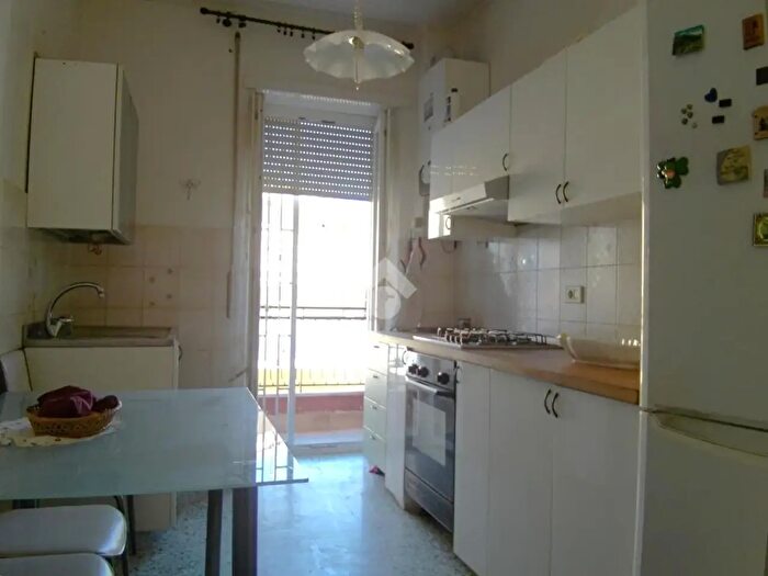 Appartamento trilocale in vendita in Via Pratovecchio, Roma