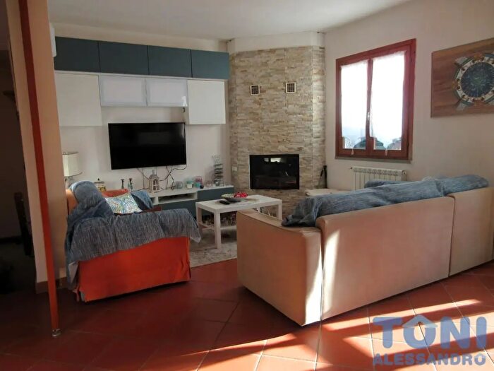 Casa con 7 locali in affitto in Empoli