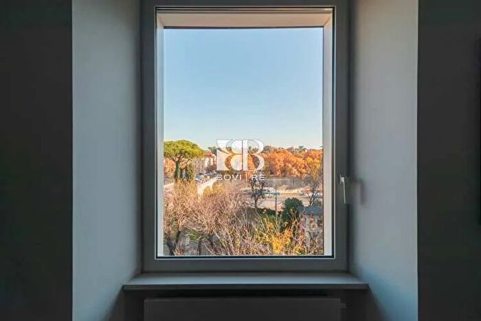 Appartamento con 10 locali in vendita in Piazza della Libertà RomaPrati, Castel Gandolfo