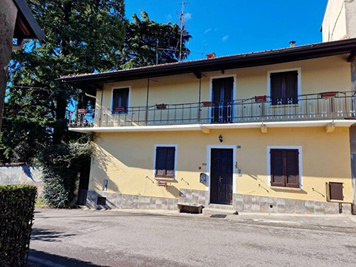 Casa trilocale in affitto in Via Castello, Centro, Casale Litta