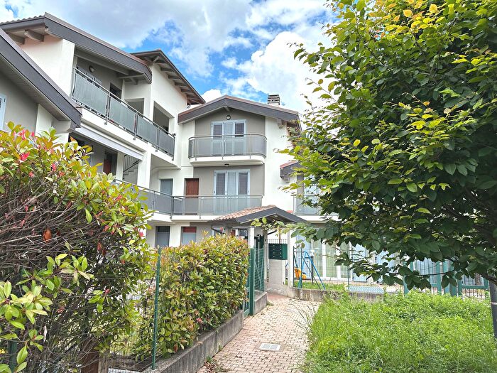 Appartamento trilocale in vendita in Via Canaletto, Tradate