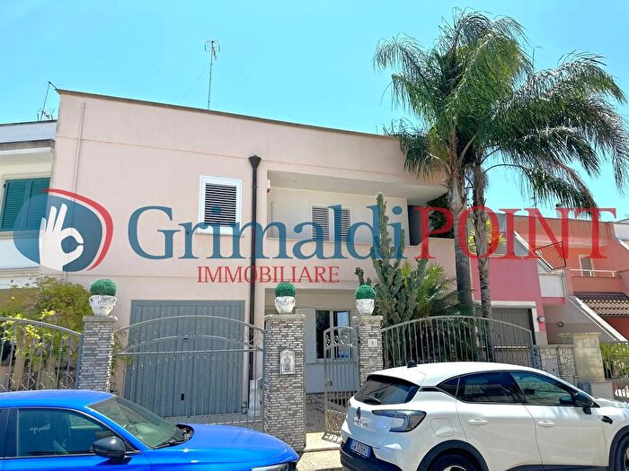 Casa con 7 locali in vendita in Via Carlo Goldoni, Copertino