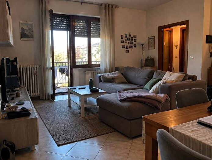 Appartamento trilocale in affitto in Viale Luigi Borri, Giubiano San Carlo, Varese