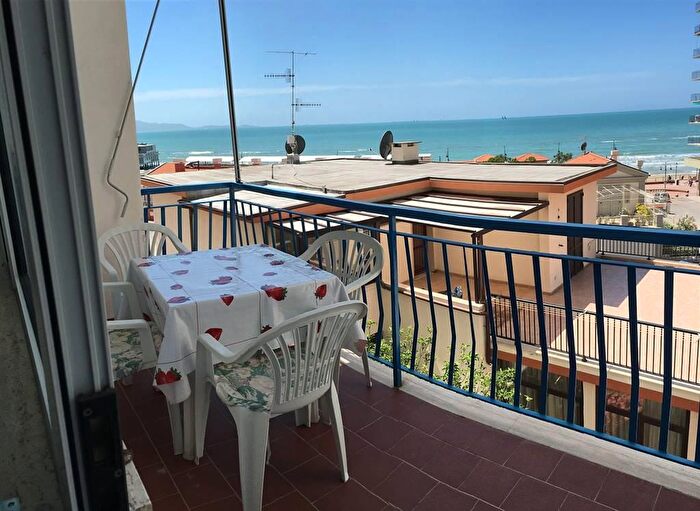 Appartamento quadrilocale in affitto in Via Buozzi, Follonica