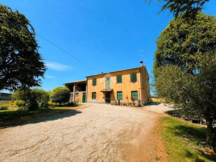 Casa con 6 locali in vendita in Via Cocorre, Lugo