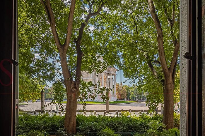 Appartamento quadrilocale in vendita in Piazza Sempione, Milano