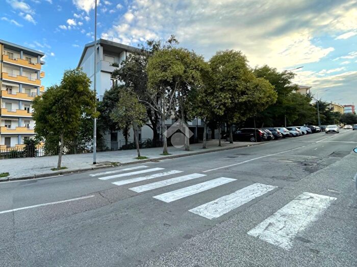 Appartamento con 6 locali in vendita in Viale della Repubblica, Nuoro
