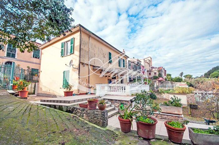 Appartamento con 5 locali in vendita in Pugliola, Lerici