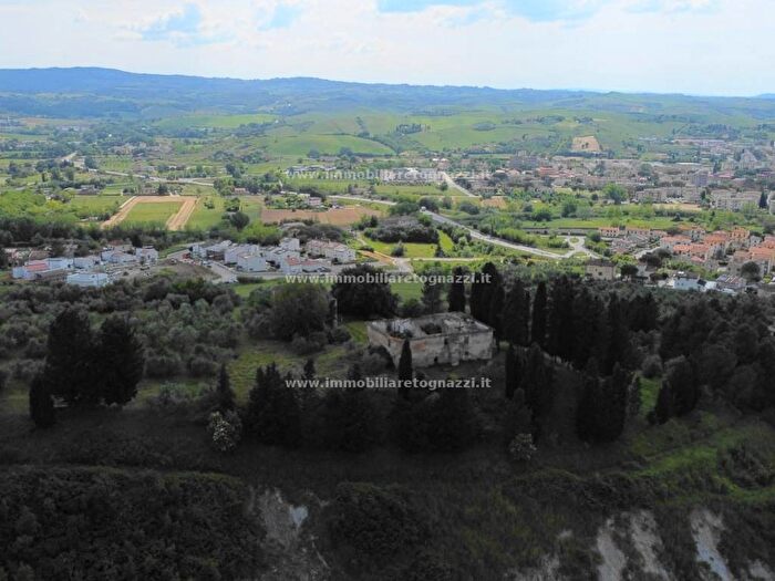 Casa con 6 locali in vendita in Zona campagna, Castelfiorentino