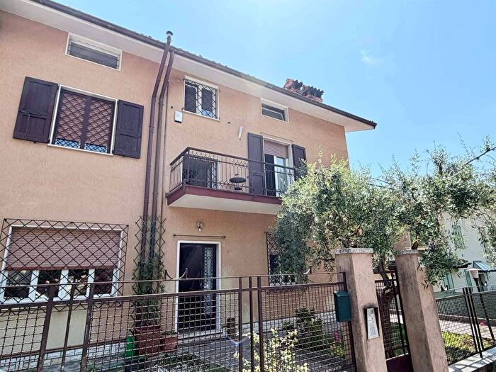 Appartamento trilocale in affitto in Centro, Botticino