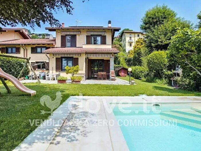 Casa quadrilocale in vendita in Via Sottocampagna, Besozzo