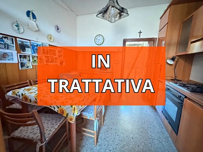 Casa quadrilocale in vendita in Via Vincenzo Bellini, Verona