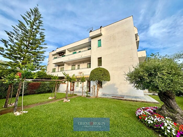 Appartamento quadrilocale in vendita in Case del Conte, Montecorice