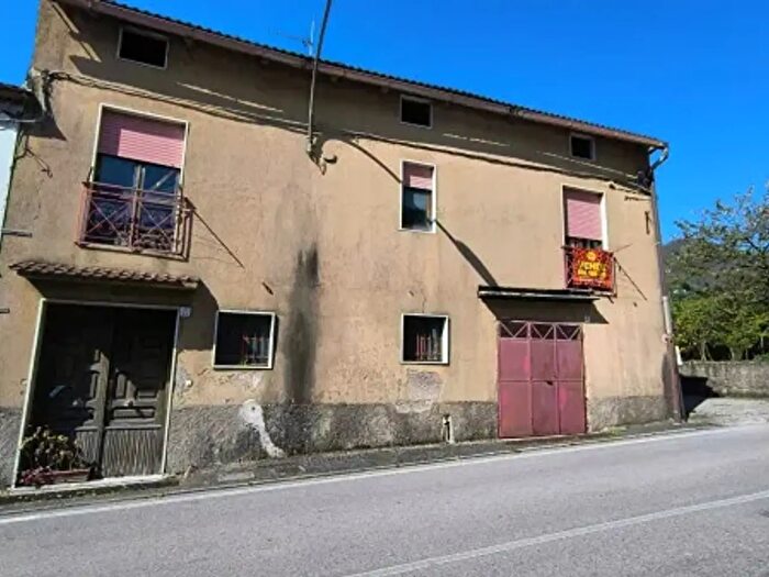 Casa trilocale in vendita in Via San Giovanni, Giffoni Valle Piana