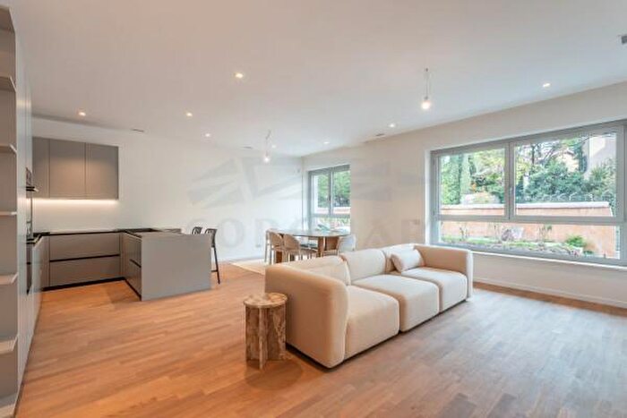 Appartamento quadrilocale in vendita in Via di Villa Ricotti, Roma