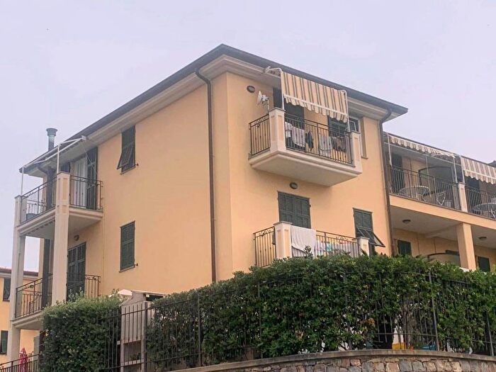 Appartamento bilocale in affitto in Riva Ligure