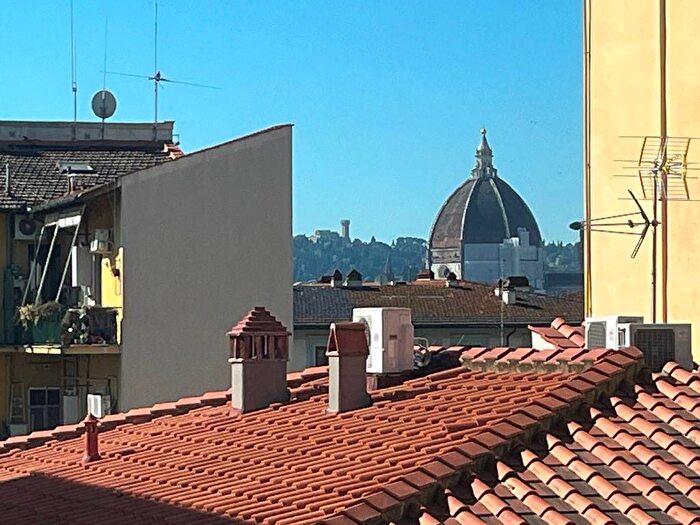 Appartamento con 5 locali in affitto in Via Lorenzo il Magnifico, Libertà Savonarola, Firenze