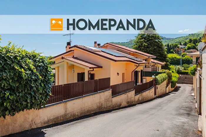 Casa con 10 locali in vendita in Via delle Pedicate, Montecompatri