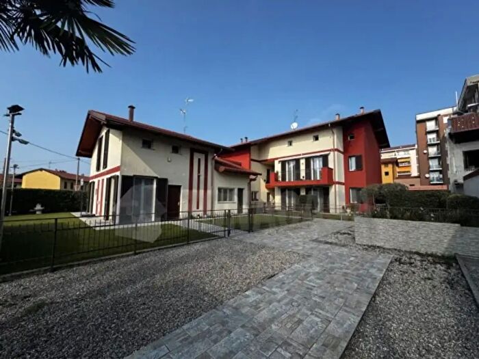 Appartamento trilocale in vendita in Via Guglielmo Marconi, Samarate