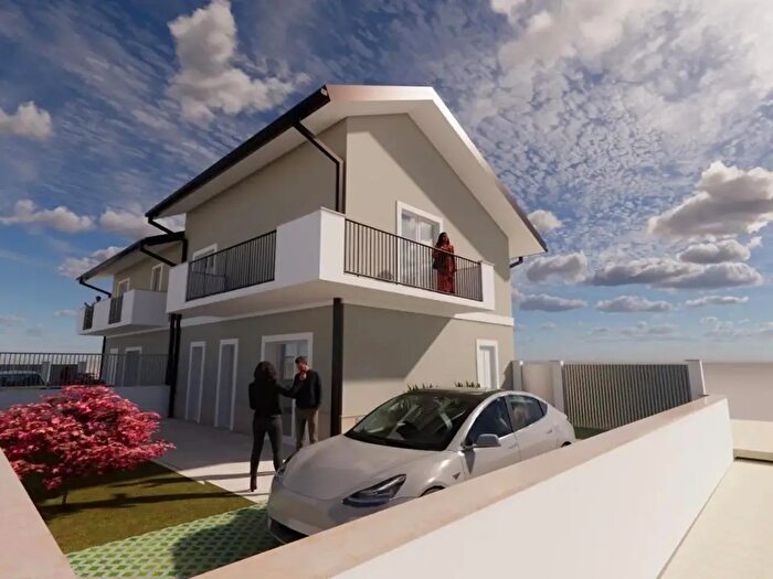 Casa con 5 locali in vendita in Via Francia, Avezzano