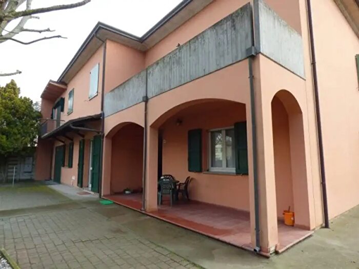 Casa con 6 locali in vendita in Via Fiumazzo, Lugo